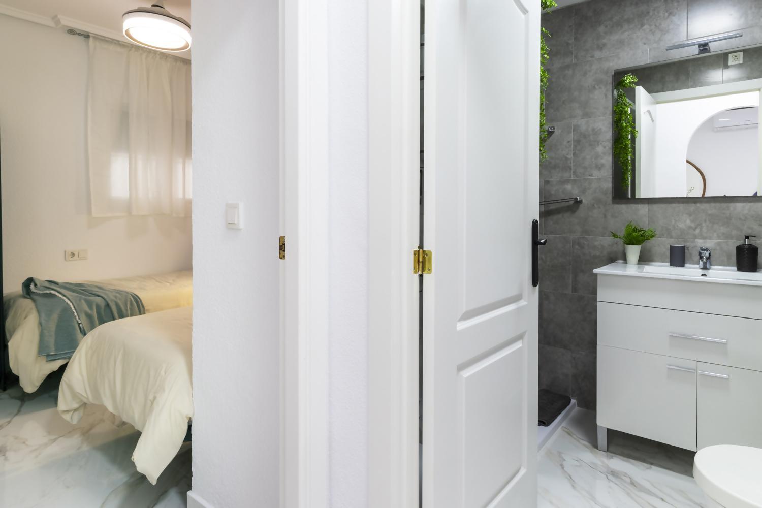 Apartamento Pink Azure Torrevieja Extérieur photo