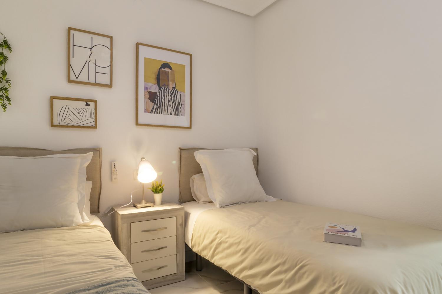 Apartamento Pink Azure Torrevieja Extérieur photo