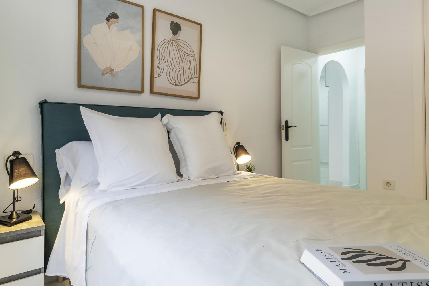 Apartamento Pink Azure Torrevieja Extérieur photo