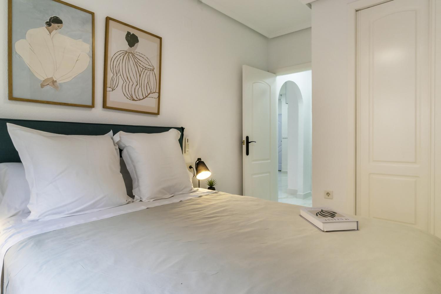 Apartamento Pink Azure Torrevieja Extérieur photo