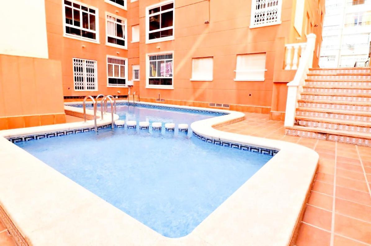 Apartamento Pink Azure Torrevieja Extérieur photo